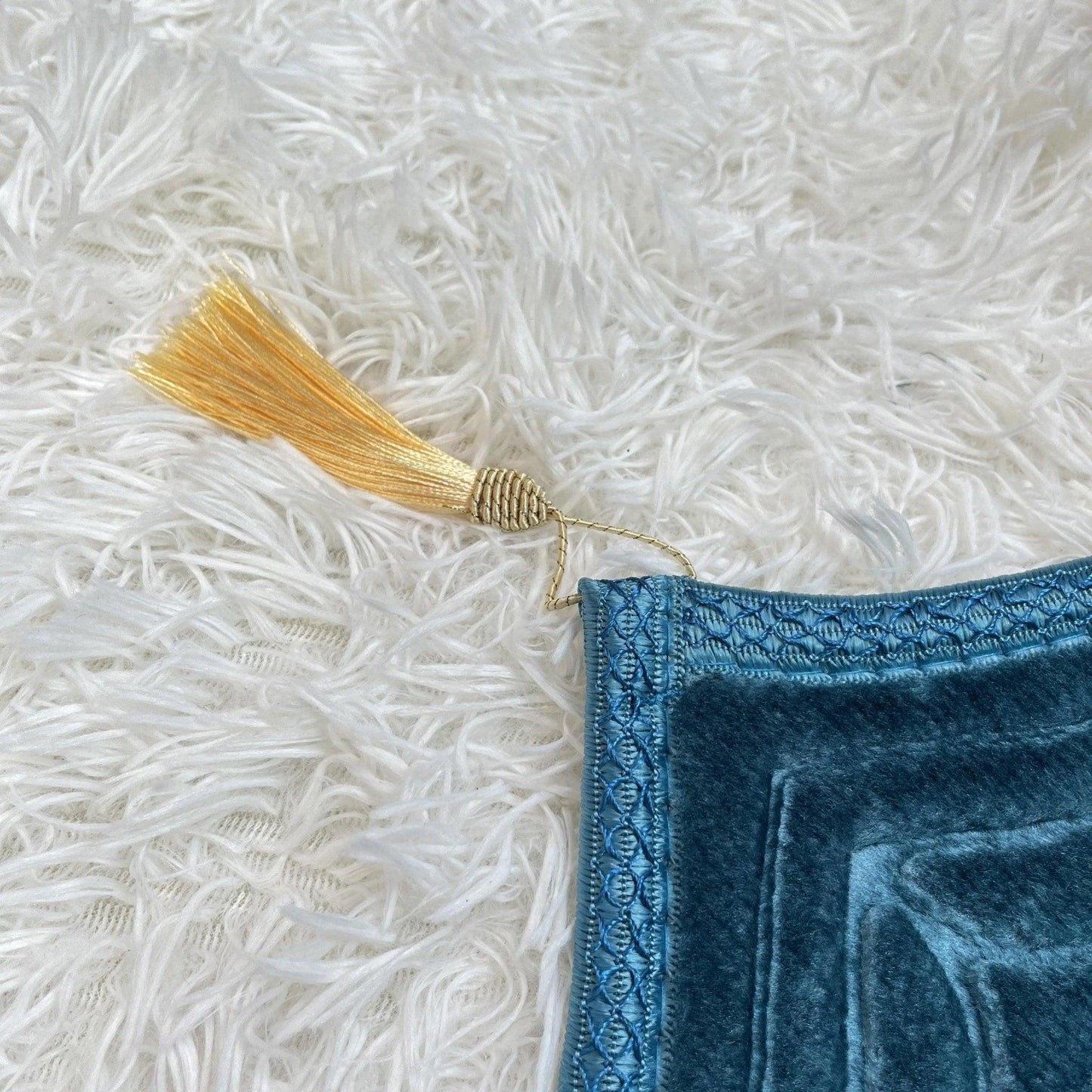 Soft Flannel Prayer Mat – Comfortable, Cushioned Prayer Mat for Daily Use